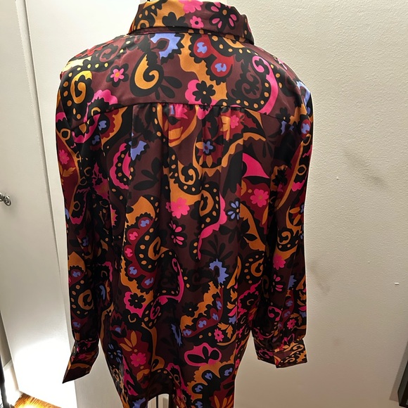 Ann Taylor Size Medium Silky Bold Paisley Colorful Blouse - Picture 2 of 3